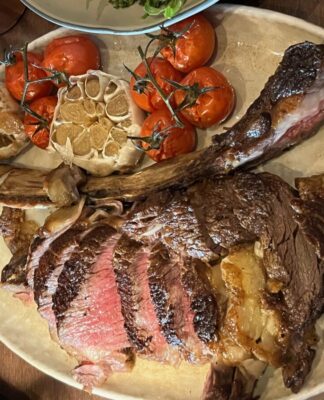 Tomahawk Steak im JW Steakhouse des JW Marriott Berlin